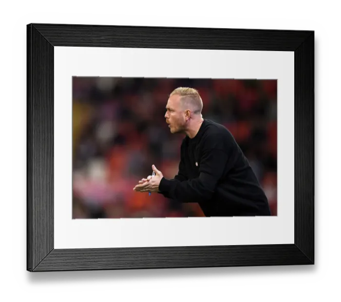Framed Print : Arsenal vs Manchester United: Eidevall's Battle in the Women's Super League