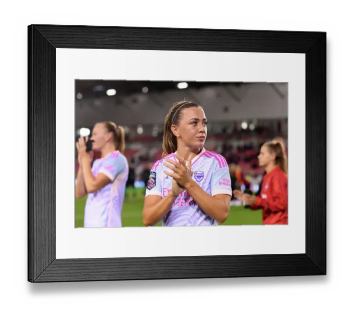 Framed Print : Arsenal vs Manchester United: Battle in the Barclays Women's Super League (2023-24)