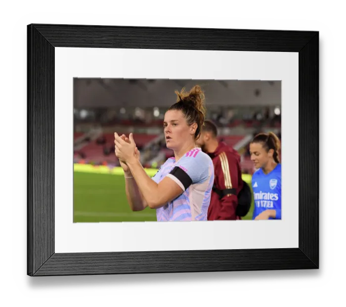 Framed Print : Arsenal and Manchester United Battle it Out in the Barclays Women's Super League