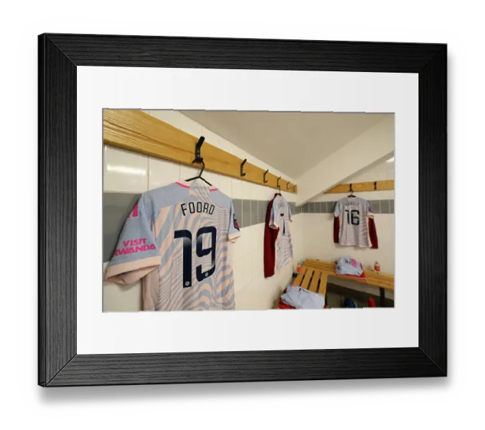 Framed Print : A Titanic Clash: Arsenal vs Manchester United in the Barclays Women's Super League (2023-24)