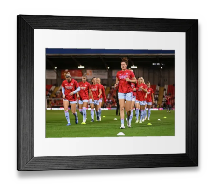 Framed Print : Jennifer Beattie's Focused Preparation: Arsenal vs Manchester United, Barclays Women's Super League