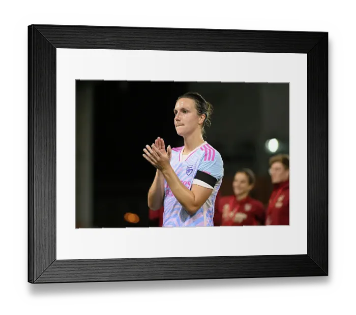 Framed Print : Arsenal vs Manchester United: Battle in the Barclays Women's Super League (2023-24) - Lotte Wubben-Moy Celebrates Victory