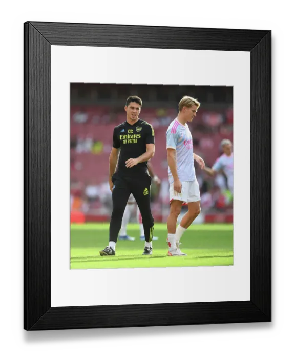 Framed Print : Carlos Cuesta: Arsenal Coach Prepares for Premier League Showdown against Manchester City (2023-24) Framed Print : Carlos Cuesta: Arsenal Coach Prepares for Premier League Showdown against Manchester City (2023-24)