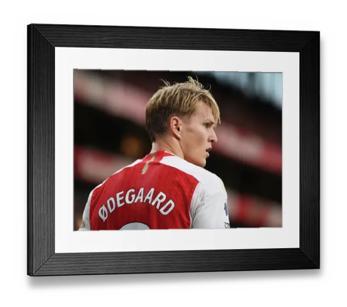 Framed Print : Martin Odegaard in Action: Arsenal vs Manchester City, Premier League 2023-24