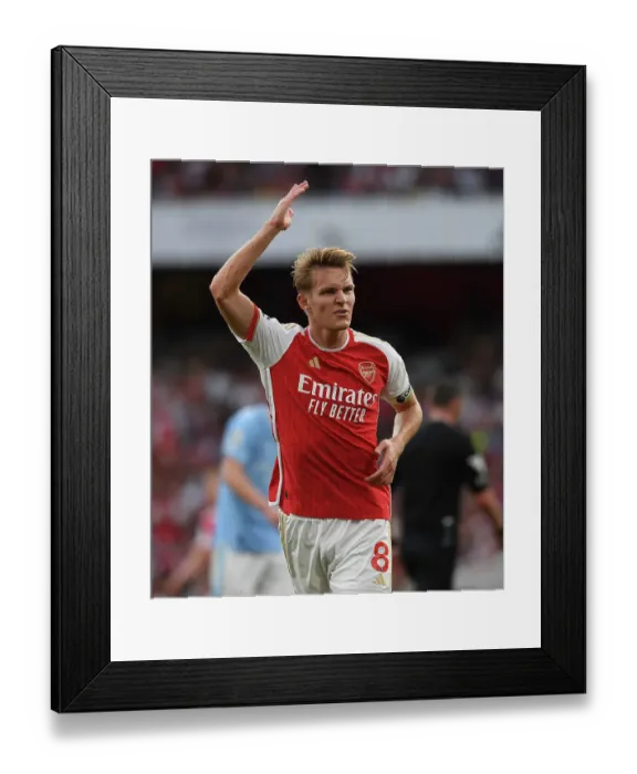 Framed Print : Martin Odegaard in Action: Arsenal vs Manchester City, 2023-24 Premier League
