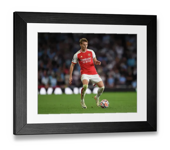 Framed Print : Martin Odegaard in Action: Arsenal vs Manchester City, Premier League 2023-24