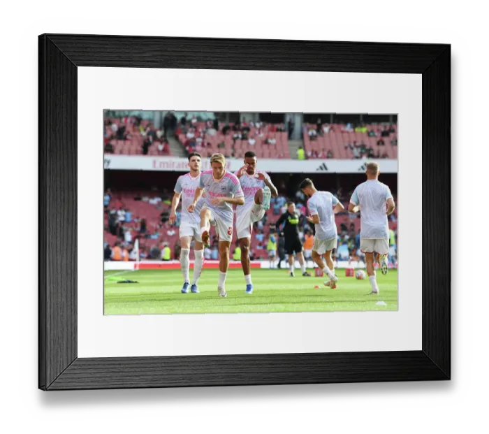 Framed Print : Arsenal FC vs Manchester City: Pre-Match Warm-Up, Premier League 2023-24