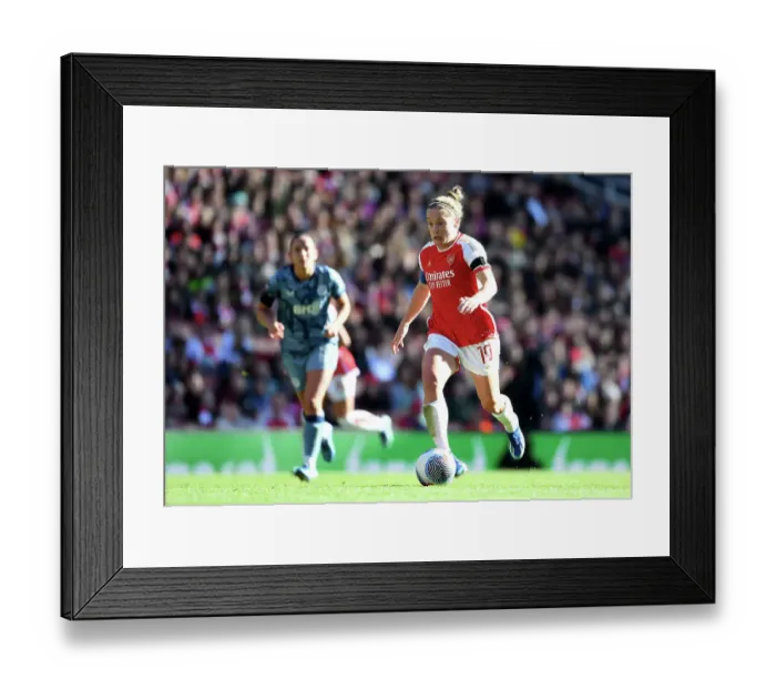 Framed Print : Arsenal Women vs Aston Villa: Kim Little in Action at Emirates Stadium (2023-24) Framed Print : Arsenal Women vs Aston Villa: Kim Little in Action at Emirates Stadium (2023-24)