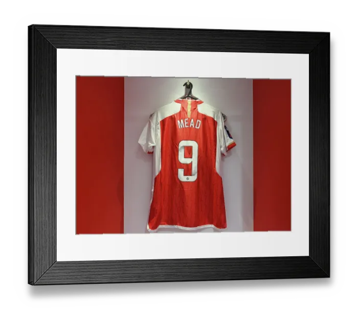 Framed Print : Arsenal Women's Star Beth Mead: A Closer Look at Her Matchday Gear (Arsenal v Aston Villa, 2023-24)