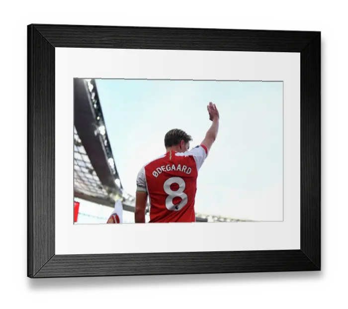 Framed Print : Martin Odegaard in Action: Arsenal vs Manchester City, Premier League 2023-24