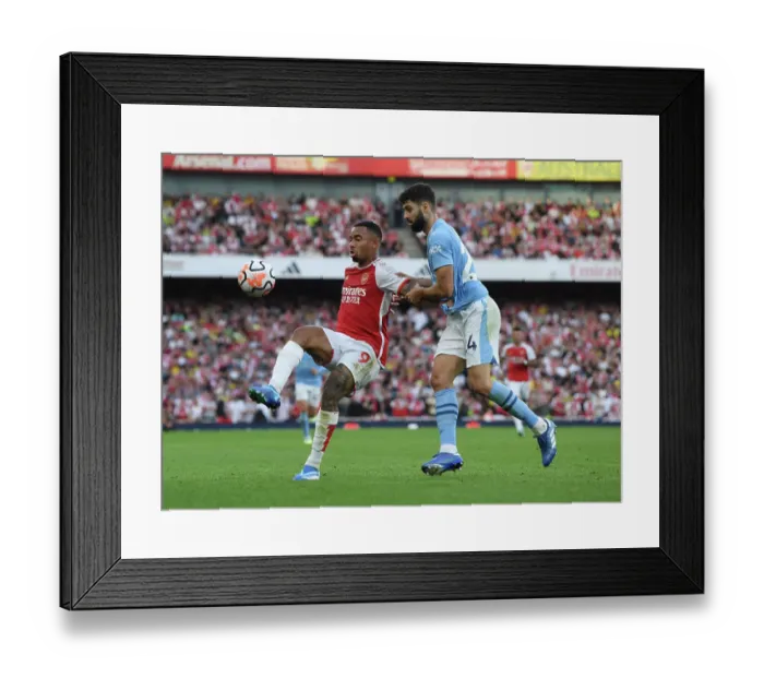 Framed Print : Arsenal vs Manchester City: Clash of Titans in the Premier League (2023-24)