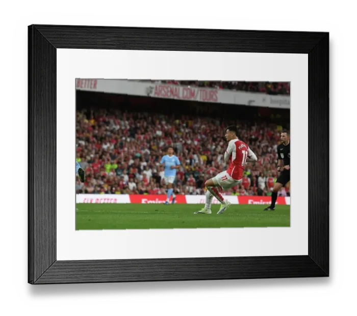 Framed Print : Martinelli Stuns Manchester City: Arsenal's Winning Goal (2023-24)