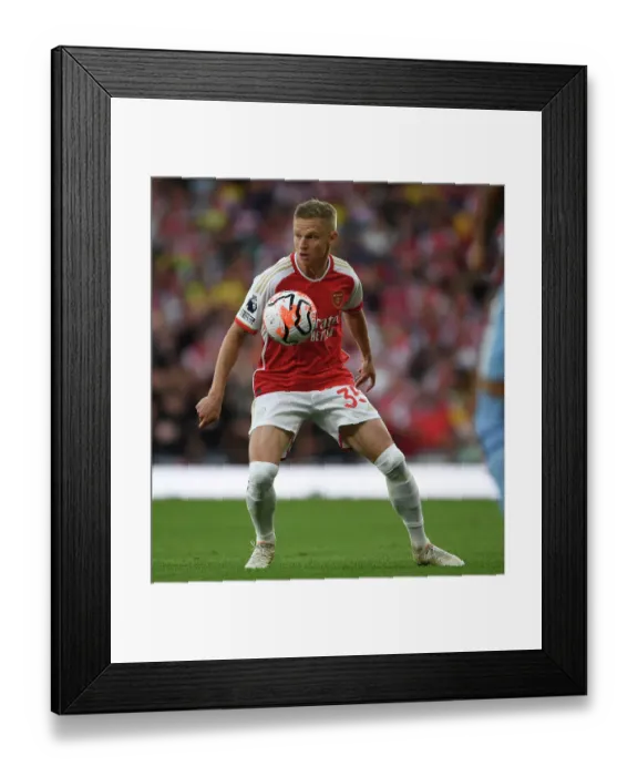 Framed Print : Arsenal's Zinchenko Shines in High-Stakes Arsenal v Manchester City Clash (2023-24)
