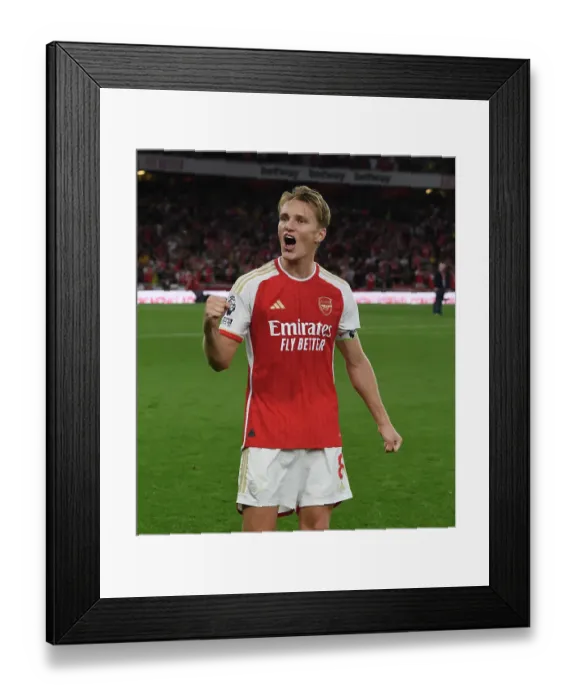 Framed Print : Arsenal Celebrate Victory: Arsenal FC vs Manchester City, Premier League 2023-24