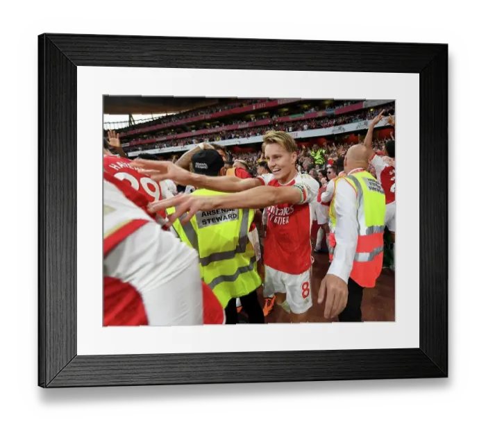 Framed Print : Arsenal Celebrate First Goal: Martin Odegaard and Gabriel Martinelli vs Manchester City (2023-24)