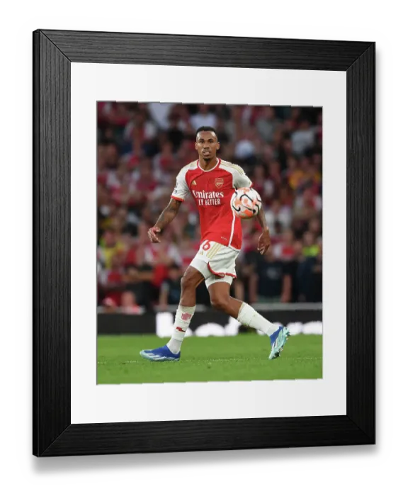 Framed Print : Arsenal vs Manchester City: Gabriel in Action at the Emirates Stadium (2023-24)