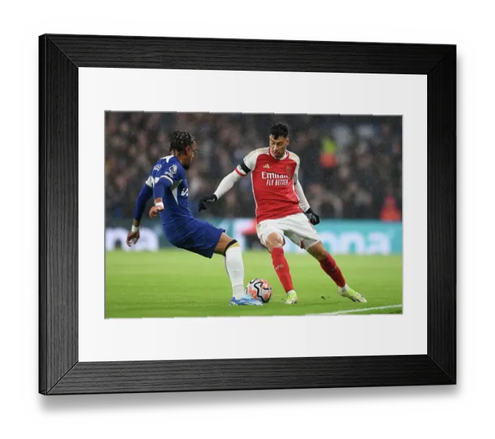 Framed Print : Clash of Titans: Premier League Battle - Chelsea vs. Arsenal (2023-24)