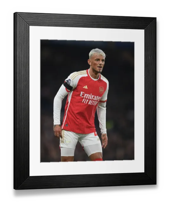Framed Print : Clash of Titans: Ben White vs. Chelsea at Stamford Bridge (2023-24 Premier League)