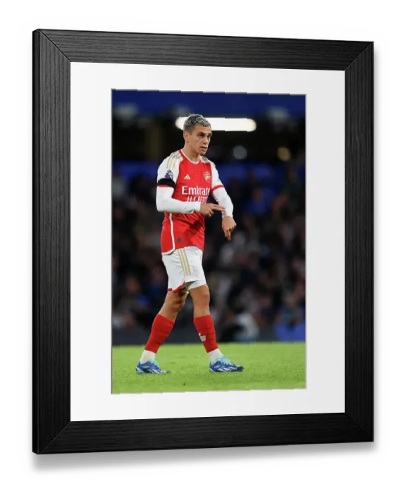 Framed Print : Arsenal's Trossard Faces Off Against Chelsea at Stamford Bridge (2023-24 Premier League) Framed Print : Arsenal's Trossard Faces Off Against Chelsea at Stamford Bridge (2023-24 Premier League)