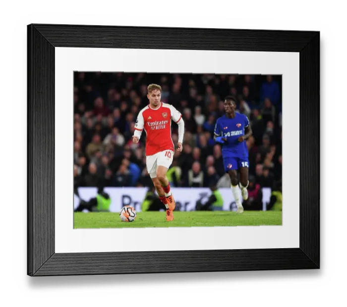 Framed Print : Emile Smith Rowe Fights for Arsenal: A Premier League Battle at Stamford Bridge, 2023-24 Framed Print : Emile Smith Rowe Fights for Arsenal: A Premier League Battle at Stamford Bridge, 2023-24