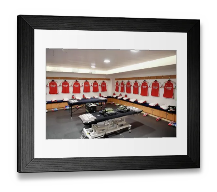 Framed Print : Arsenal's Pre-Match Huddle: Chelsea vs Arsenal, Premier League 2023-24