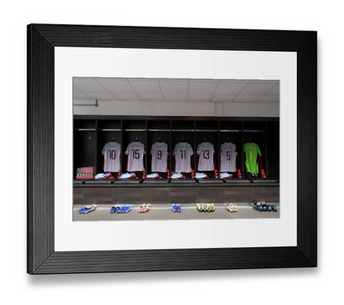 Framed Print : Arsenal Women's Team: Pre-Match Focus in the Dressing Room before Clash against Bristol City (Barclays Women's Super League, 2023-24)