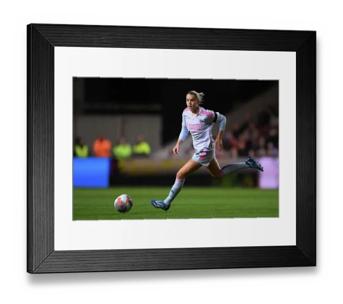 Framed Print : Alessia Russo in Action: Arsenal Women Take on Bristol City in Barclays Super League