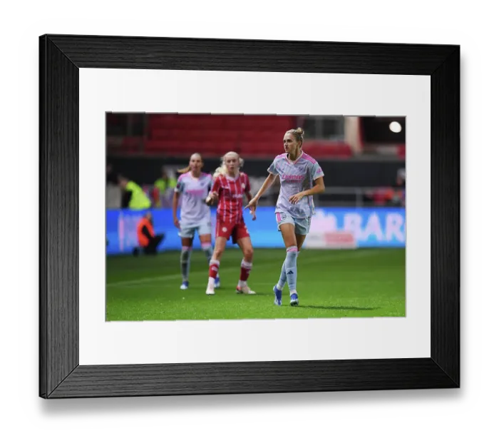 Framed Print : Arsenal's Vivianne Miedema Focuses Ahead of Bristol City Clash in Barclays Women's Super League
