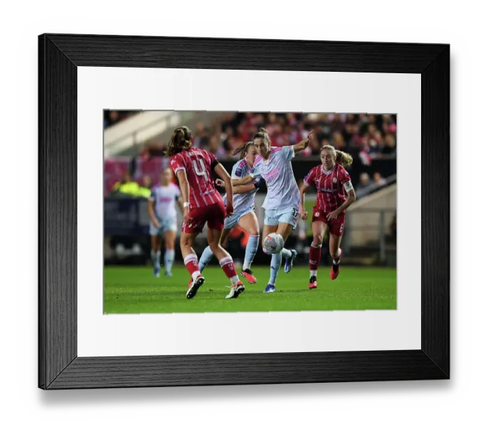 Framed Print : Vivianne Miedema in Action: Arsenal Women Take on Bristol City in Barclays Super League