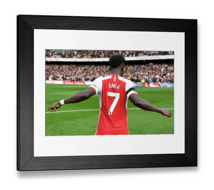 Framed Print : Arsenal's Bukayo Saka Readies for Kick-off Against Sheffield United (2023-24)