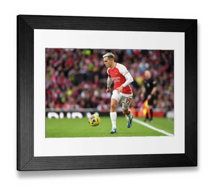 Framed Print : Arsenal's Trossard in Action: Arsenal FC vs Sheffield United, Premier League 2023-24 Framed Print : Arsenal's Trossard in Action: Arsenal FC vs Sheffield United, Premier League 2023-24
