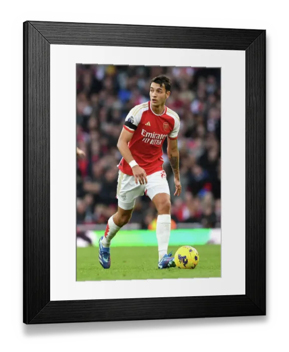 Framed Print : Arsenal's Jakub Kiwior in Action: A Premier League Battle - Arsenal vs. Sheffield United, 2023-24 Framed Print : Arsenal's Jakub Kiwior in Action: A Premier League Battle - Arsenal vs. Sheffield United, 2023-24