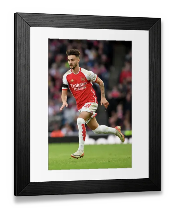 Framed Print : Arsenal vs Sheffield United: Fabio Vieira's Focus at Emirates Stadium (2023-24)