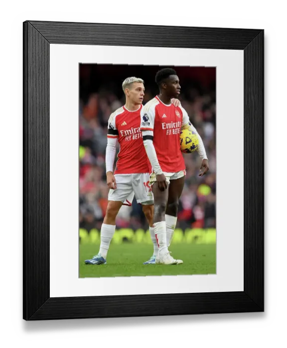 Framed Print : Arsenal's Eddie Nketiah Holds Ball Against Sheffield United - Premier League 2023-24