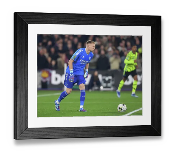 Framed Print : Arsenal's Aaron Ramsdale Goes Head-to-Head with West Ham in Carabao Cup Battle Framed Print : Arsenal's Aaron Ramsdale Goes Head-to-Head with West Ham in Carabao Cup Battle