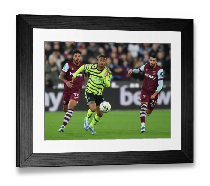 Framed Print : Reiss Nelson vs Said Benrahma: Battle in the Carabao Cup - West Ham United vs Arsenal, 2023-24