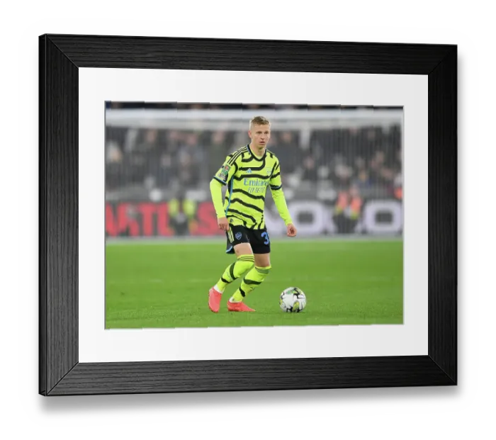 Framed Print : Arsenal's Oleksandr Zinchenko in Action against West Ham United in Carabao Cup Clash, London 2023