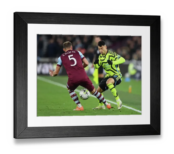 Framed Print : Martinelli vs Coufal: A Carabao Cup Battle at London Stadium - West Ham United vs Arsenal, 2023-24
