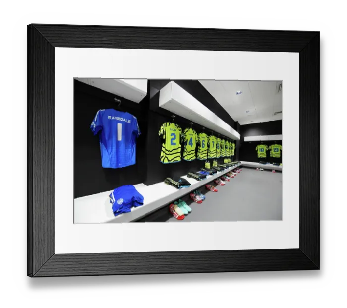 Framed Print : Arsenal FC: Unity and Focus - The Pre-Match Huddle before the Carabao Cup Showdown against West Ham United, 2023-24