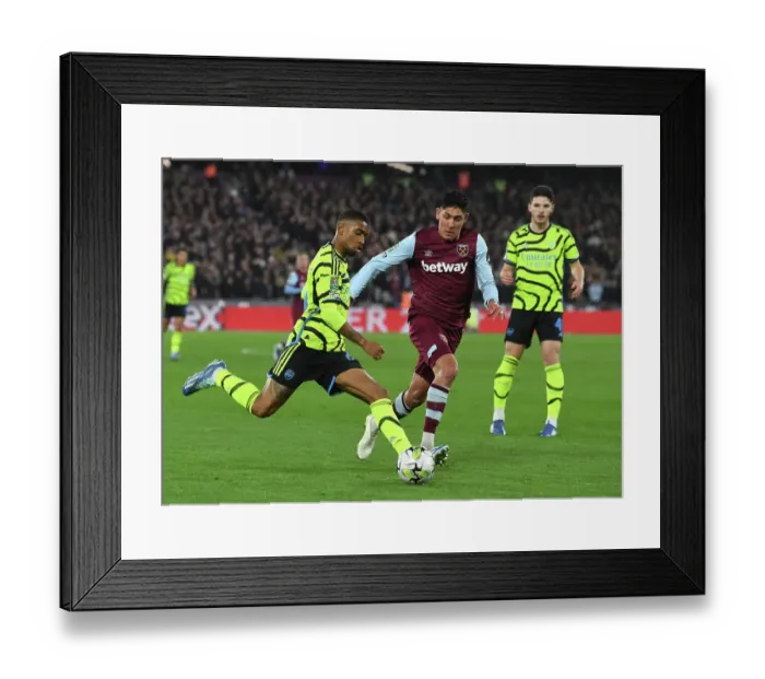 Framed Print : Reiss Nelson Shines: Arsenal's Carabao Cup Victory over West Ham Framed Print : Reiss Nelson Shines: Arsenal's Carabao Cup Victory over West Ham