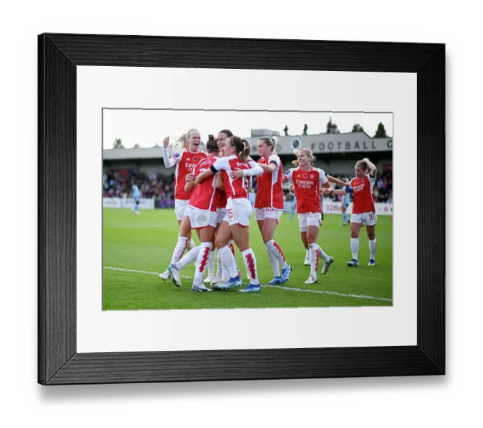 Framed Print : Steph Catley Scores Thrilling Debut Goal: Arsenal Women Triumph Over Manchester City in Barclays WSL Clash