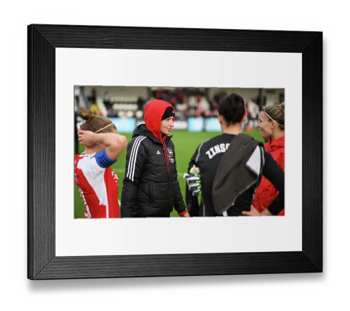 Framed Print : Arsenal Women: Leah Williamson's Passionate Team Talk with Teammates After Arsenal vs Manchester City Framed Print : Arsenal Women: Leah Williamson's Passionate Team Talk with Teammates After Arsenal vs Manchester City