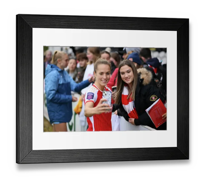 Framed Print : Arsenal FC vs Manchester City: Lia Waelti Greets Fans After Barclays Women's Super League Match (2023-24)
