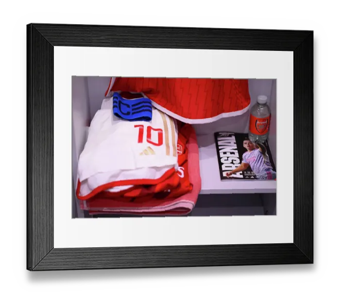 Framed Print : Arsenal FC vs Manchester City: Women's Super League Showdown - Captain's Armband Ready Framed Print : Arsenal FC vs Manchester City: Women's Super League Showdown - Captain's Armband Ready