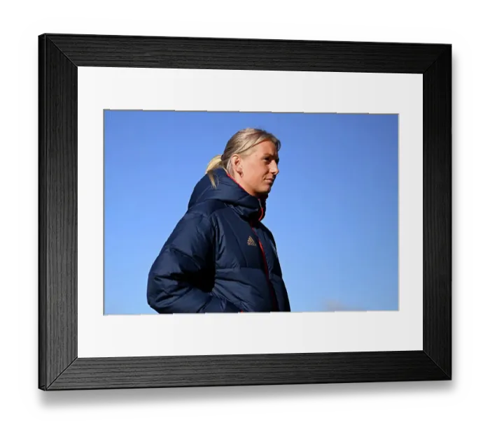 Framed Print : Arsenal FC vs Manchester City: Barclays Women's Super League Showdown at Meadow Park