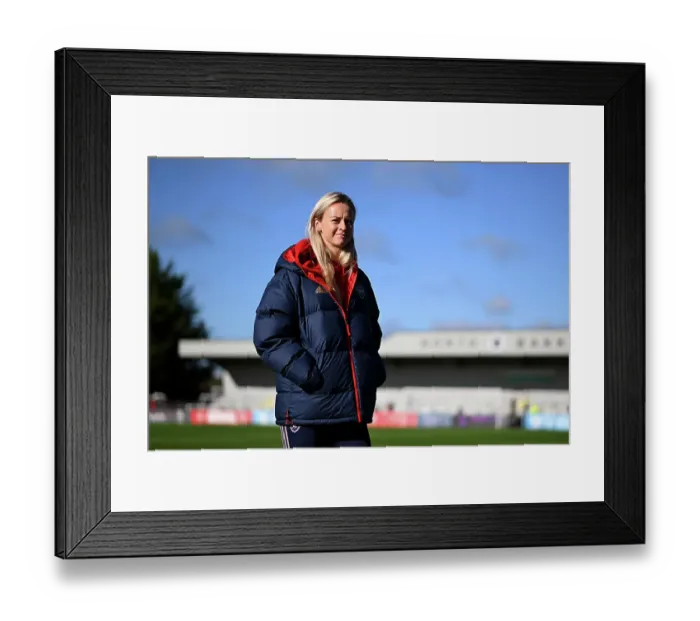 Framed Print : Arsenal FC vs Manchester City: Barclays Women's Super League Showdown at Meadow Park (2023-24) - A Battle of Titans