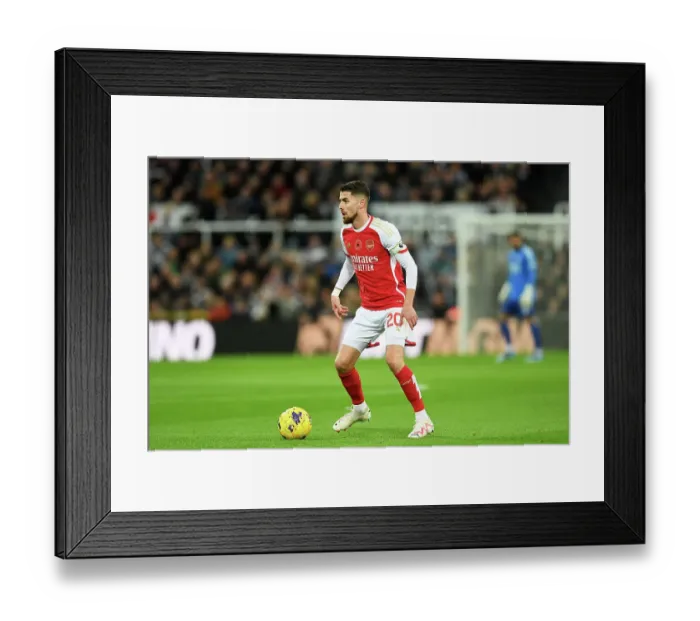 Framed Print : Arsenal's Jorginho in Control: Newcastle United vs Arsenal FC, Premier League 2023-24 Framed Print : Arsenal's Jorginho in Control: Newcastle United vs Arsenal FC, Premier League 2023-24