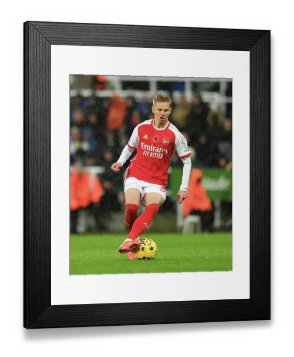 Framed Print : Arsenal's Oleksandr Zinchenko in Action Against Newcastle United - Premier League 2023-24 Framed Print : Arsenal's Oleksandr Zinchenko in Action Against Newcastle United - Premier League 2023-24