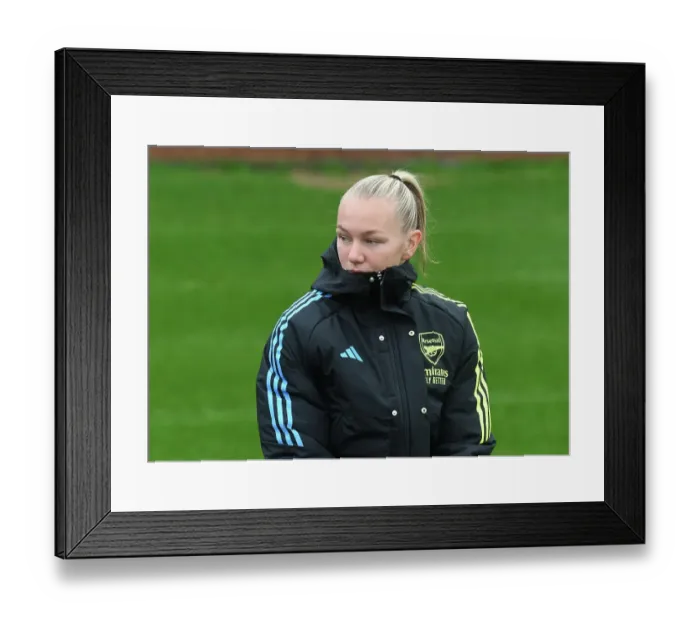 Framed Print : Arsenal Women's Team 2023-24: Frida Maanum and Squad Framed Print : Arsenal Women's Team 2023-24: Frida Maanum and Squad