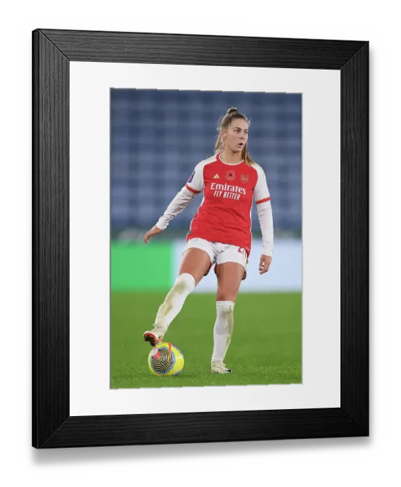 Framed Print : Arsenal vs Leicester City: A Showdown in the Women's Super League at The King Power Stadium